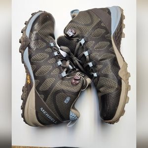 Merrell 9.5 m vibram sole hiking boots euc